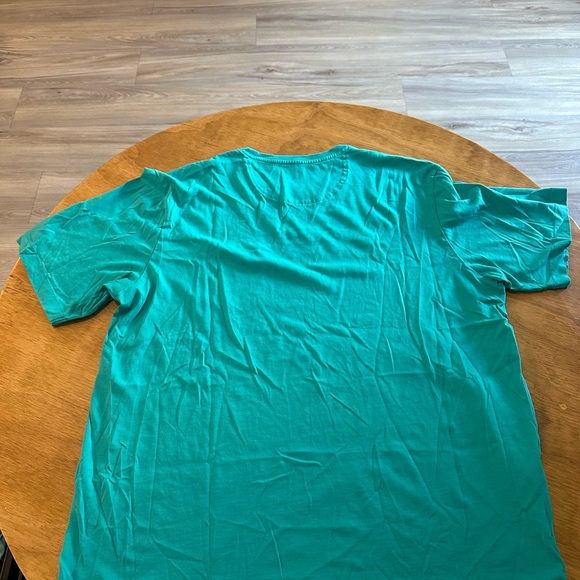 Tommy Bahama - Picture 2 of 2